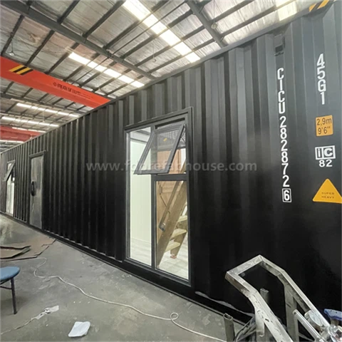 Une chambre de conteneur de 40- pieds convertie en conteneur d'expédition